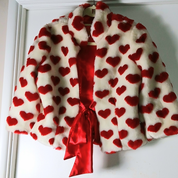 Voom by Joy Han Jackets & Blazers - ❤️❤️Voom by Joy Han White faux Fur Cropped Teddy Jacket w Red Hearts Valentines